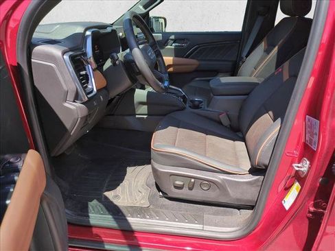 Used 2025 GMC Canyon AT4 w/ Technology Plus Package AWD/4WD image 17