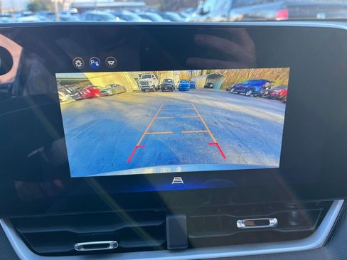 Used 2025 Chevrolet Equinox LT image 17