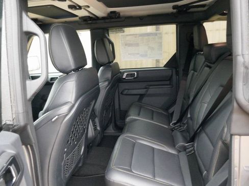 New 2025 Ford Bronco Badlands image 12