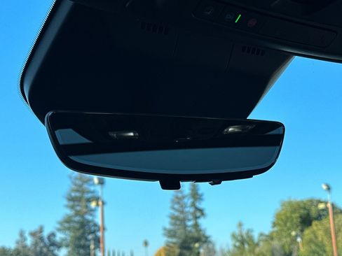 Certified 2024 Cadillac Escalade Premium Luxury image 24