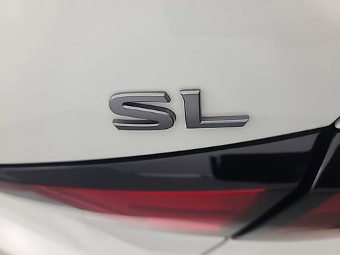 Used 2025 Nissan Altima 2.5 SL FWD image 12