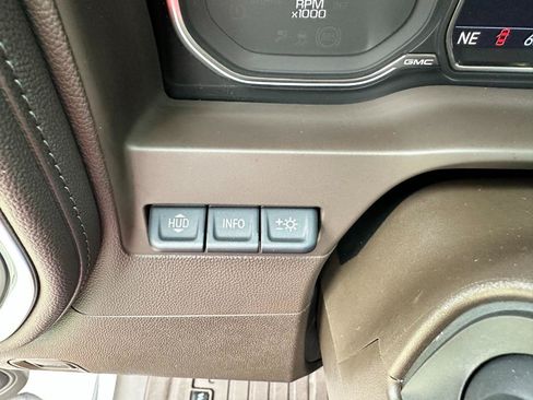 Used 2022 GMC Sierra 3500 Denali w/ Denali Ultimate Package AWD/4WD image 39