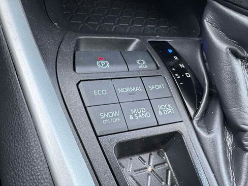 Certified 2023 Toyota RAV4 LE image 24