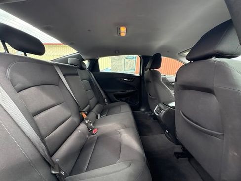 Used 2021 Chevrolet Malibu LT FWD image 16