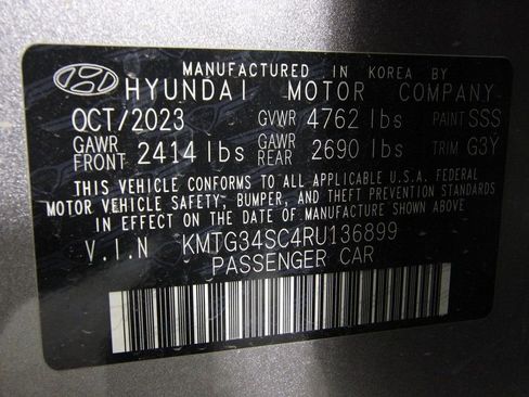 Used 2024 Genesis G70 2.5T w/ Sport Prestige Package image 39