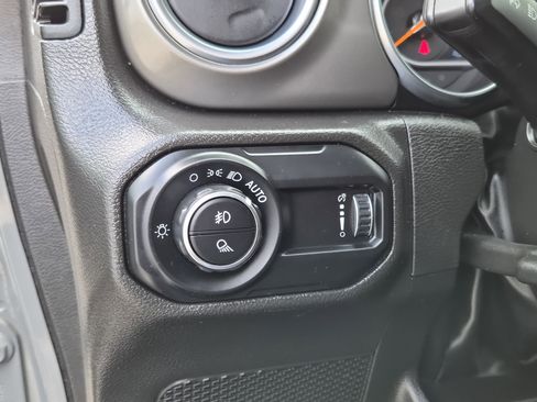 Used 2023 Jeep Gladiator Overland image 22