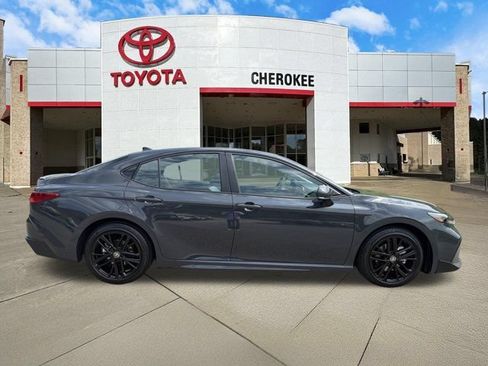 Used 2026 Toyota Camry SE FWD image 4