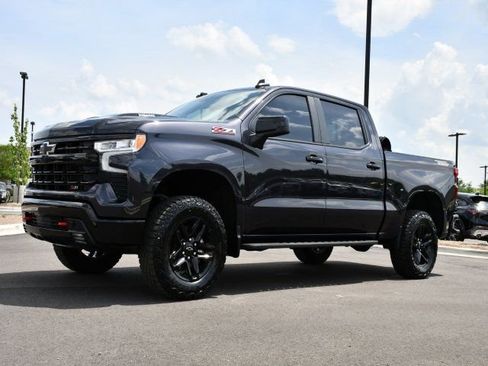 Used 2024 Chevrolet Silverado 1500 LT Trail Boss w/ Convenience Package II AWD/4WD image 3