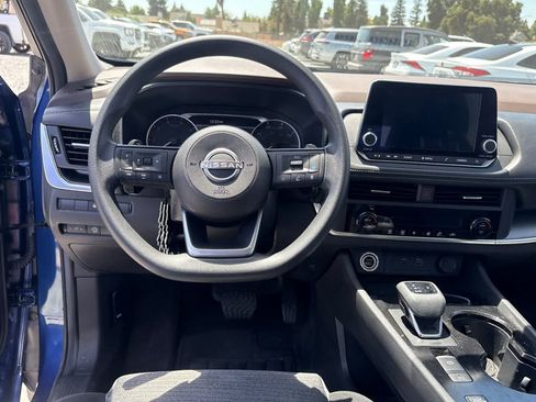 Used 2023 Nissan Rogue SV FWD image 16