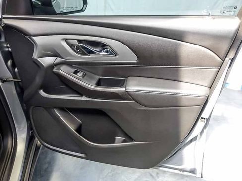Certified 2023 Chevrolet Traverse LT FWD image 33