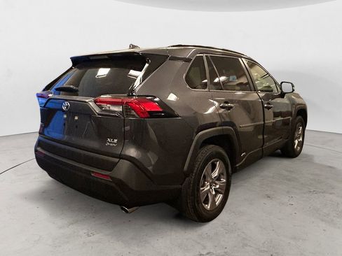 Used 2025 Toyota RAV4 XLE w/ Weather Package AWD/4WD image 5