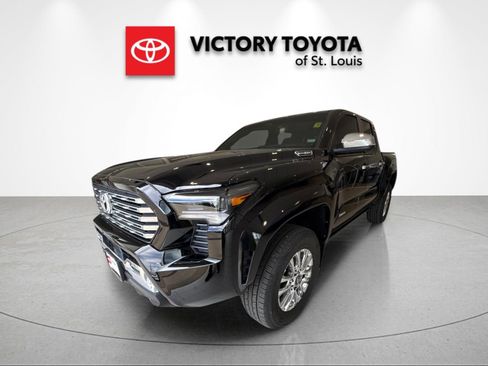 Used 2025 Toyota Tacoma Limited image 7