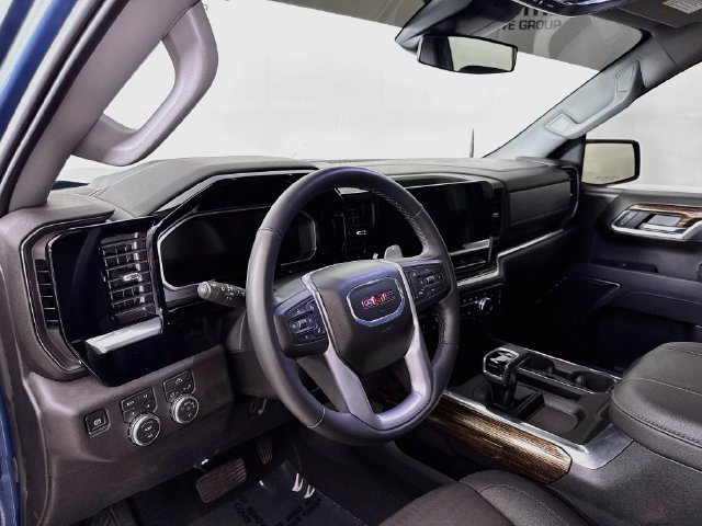 Used 2026 GMC Sierra 1500 Elevation AWD/4WD image 9