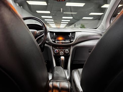 Used 2019 Chevrolet Trax LT w/ LT Convenience Package image 39