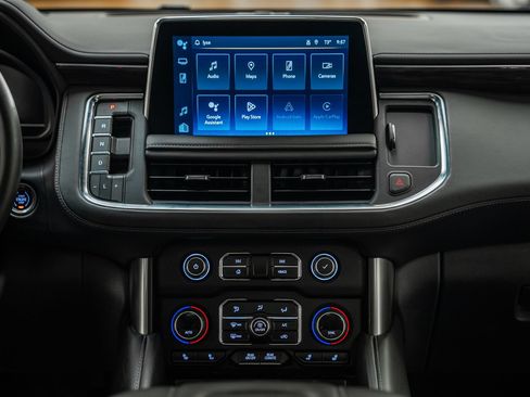 Used 2023 Chevrolet Tahoe Z71 w/ Luxury Package AWD/4WD image 21