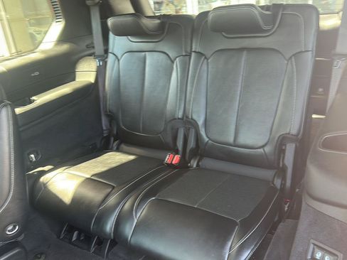 Used 2021 Jeep Grand Cherokee L Overland w/ Luxury Tech Group IV AWD/4WD image 29
