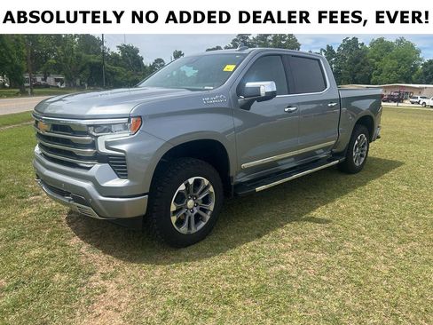Used 2024 Chevrolet Silverado 1500 High Country w/ Z71 Off-Road Package AWD/4WD image 2