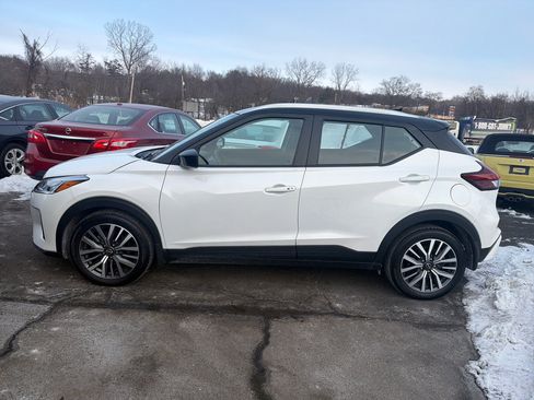 Used 2024 Nissan Kicks SV image 4