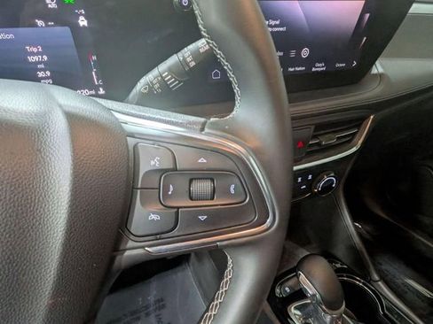 Used 2025 Buick Encore GX Preferred FWD image 19