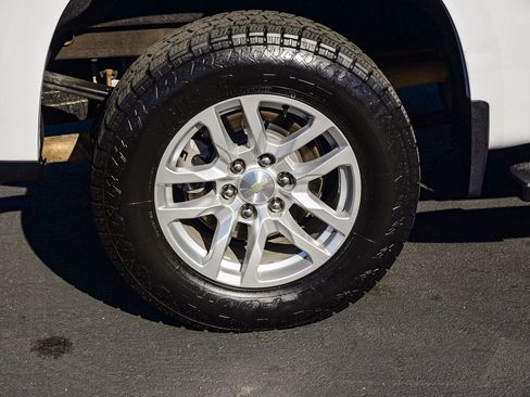 Used 2021 Chevrolet Silverado 1500 LT w/ Bed Protection Package image 9