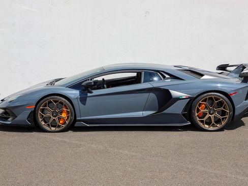 Used 2019 Lamborghini Aventador SVJ AWD/4WD image 27