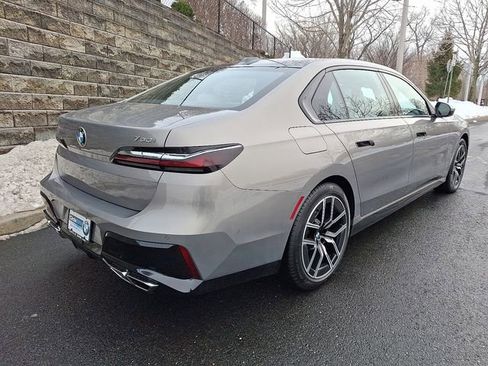 Used 2023 BMW 760i xDrive image 6