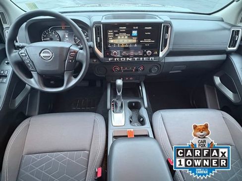 Certified 2025 Nissan Frontier SV image 19