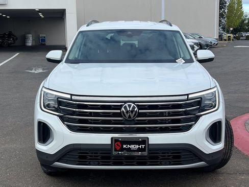Used 2025 Volkswagen Atlas SE AWD/4WD image 4