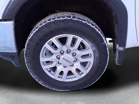 Used 2023 GMC Sierra 2500 SLT w/ SLT Premium Package image 10