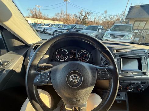 Used 2016 Volkswagen Tiguan S image 19