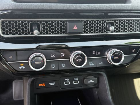 Used 2022 Honda Civic Touring image 22