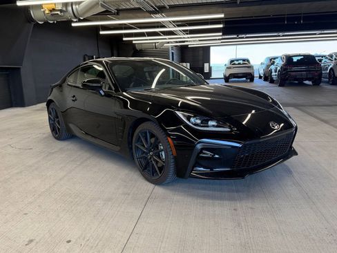 Used 2025 Toyota GR86 Premium w/ ALL Weather Mat Package (TMS) RWD image 6