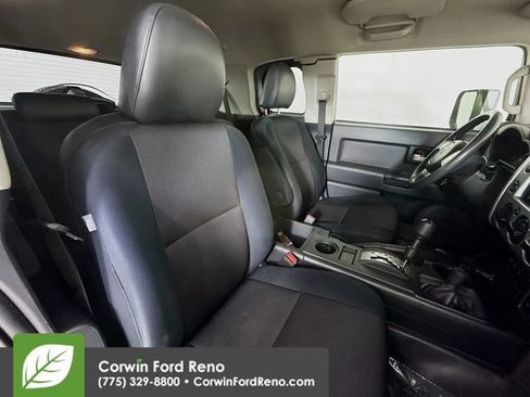 Used 2010 Toyota FJ Cruiser 4WD image 26