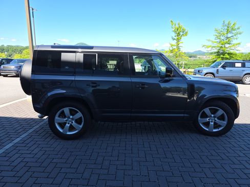 Certified 2024 Land Rover Defender 110 SE AWD/4WD image 4