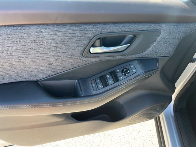 Used 2021 Nissan Rogue SV AWD/4WD image 18