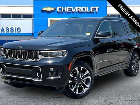Used 2021 Jeep Grand Cherokee L Overland w/ Luxury Tech Group IV AWD/4WD image 2