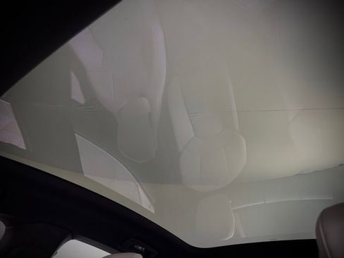 New 2024 Porsche Taycan image 6