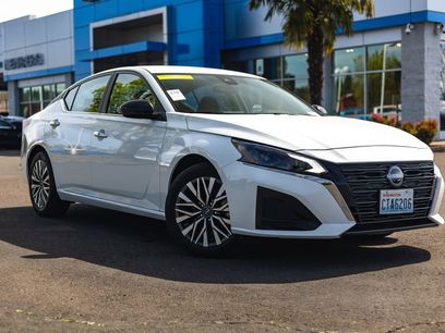 Used 2025 Nissan Altima 2.5 SV