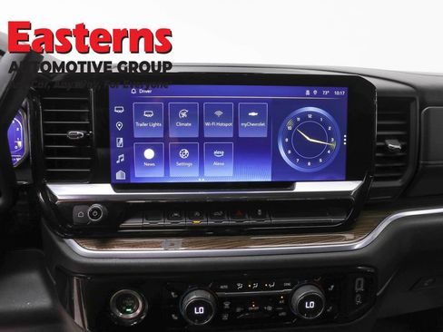 Used 2022 Chevrolet Silverado 1500 LT AWD/4WD image 12