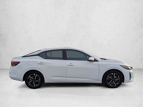 Used 2024 Nissan Sentra SV image 4