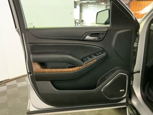 Used 2017 Chevrolet Suburban Premier AWD/4WD image 16