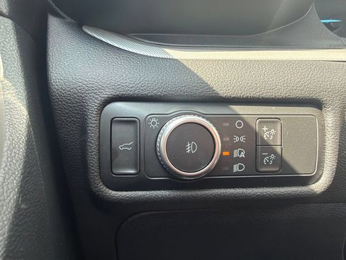 Used 2022 Ford Explorer XLT w/ Equipment Group 202A AWD/4WD image 19