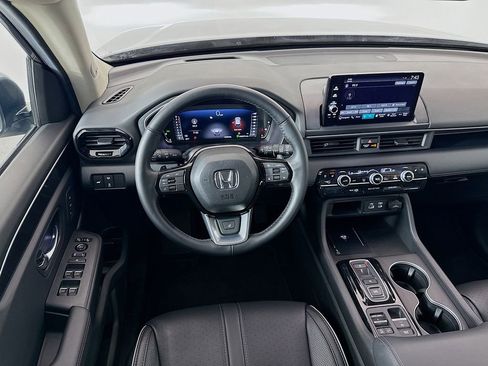 Used 2025 Honda Pilot Elite image 25