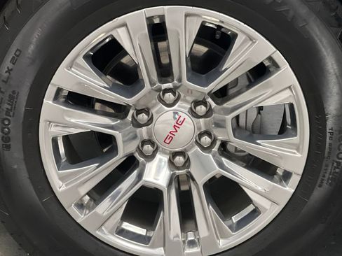 Used 2025 GMC Yukon Denali image 67