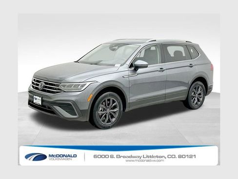 Used 2022 Volkswagen Tiguan SE image 1