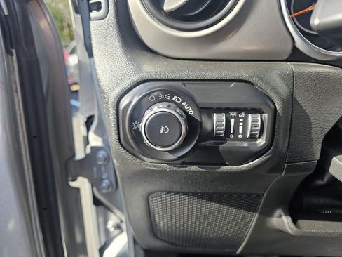Used 2020 Jeep Wrangler Unlimited Sport S image 14