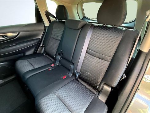 Used 2019 Nissan Rogue SV image 26