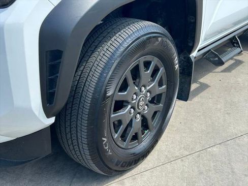 Certified 2025 Toyota 4Runner SR5 AWD/4WD image 9