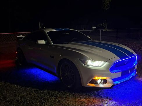 Used 2016 Ford Mustang GT RWD image 35