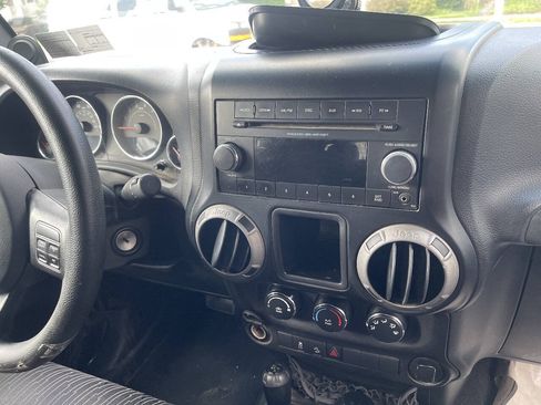 Used 2012 Jeep Wrangler Sport AWD/4WD image 7